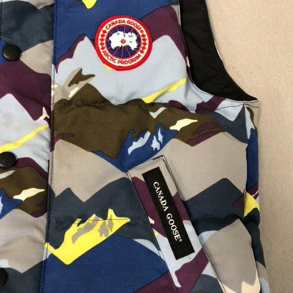 Canada Goose Free Style Puffer Vest Boys‎ Medium 10 12 Mountain Hiking Outdoor